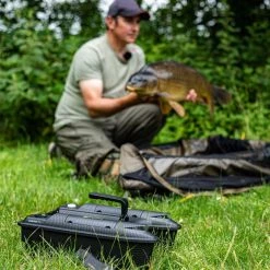 Flash Sale 😍 Ridge Monkey RidgeMonkey Hunter 750 Bait Boat Bait Boats 🎁 -Prologic Fishing Official ridgemonkey hunter 750 bait boat in use 3